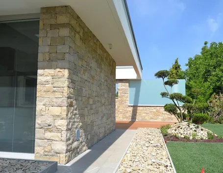 Esempio rivestimento in pietra