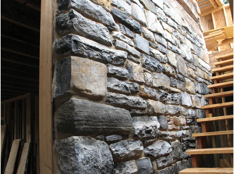 muro in pietra da interno