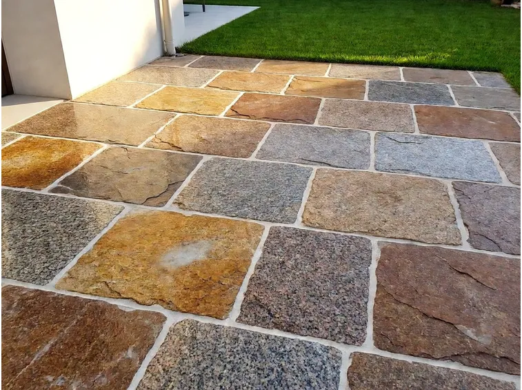 Pavimento a mosaico di porfido