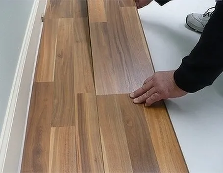 posare parquet flottante