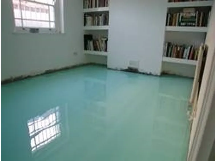Pulizia pavimenti in resina