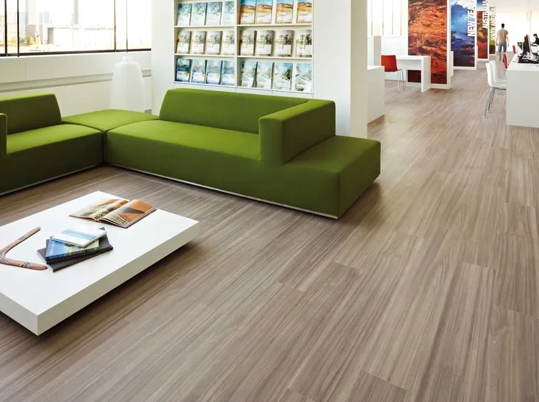pavimento in pvc effetto legno