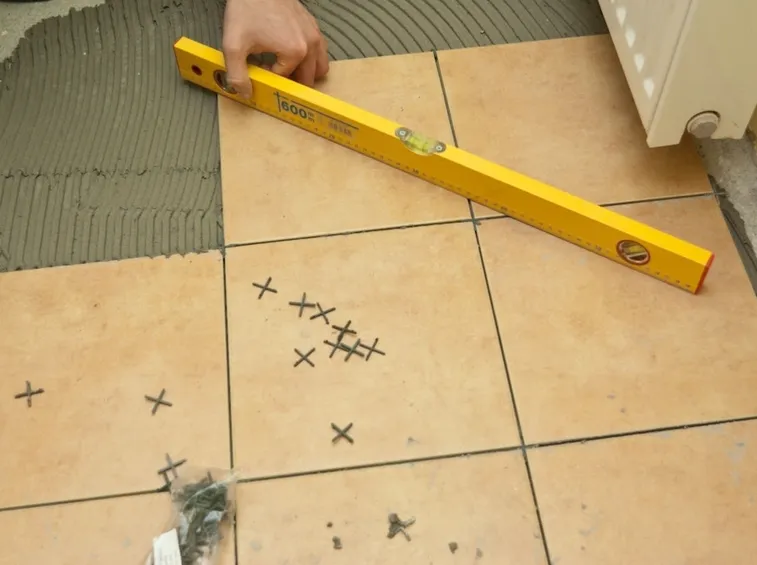 posare pavimento in ceramica