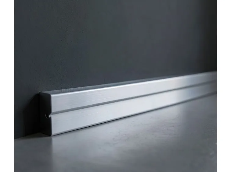 battiscopa alluminio