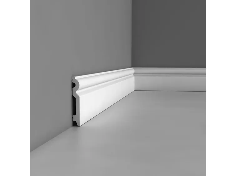 esempio battiscopa bianco