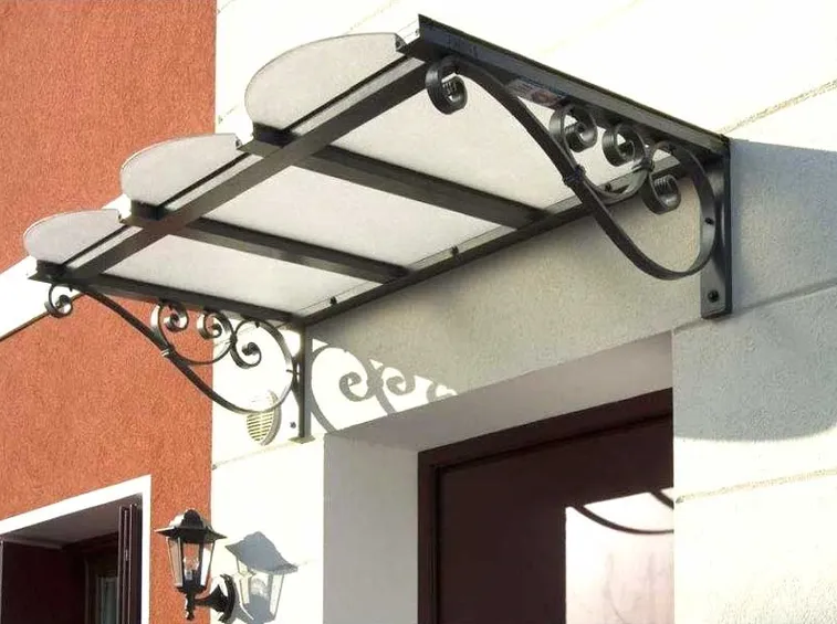 copertura in ferro battuto