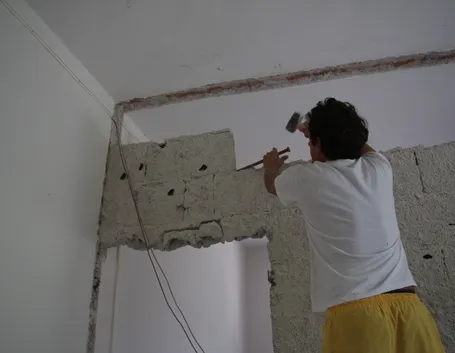 demolizione di un tramezzo