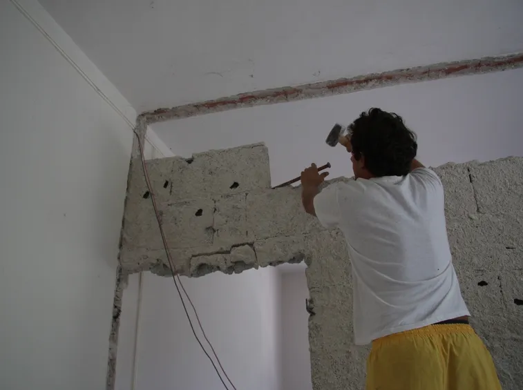 demolizione di un tramezzo