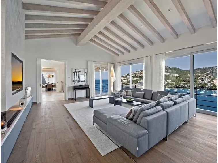 living moderno con travi in legno
