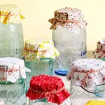 Vasetti di vetro decorati