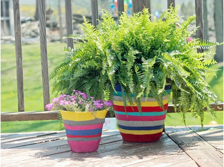 vasi di plastica decorati
