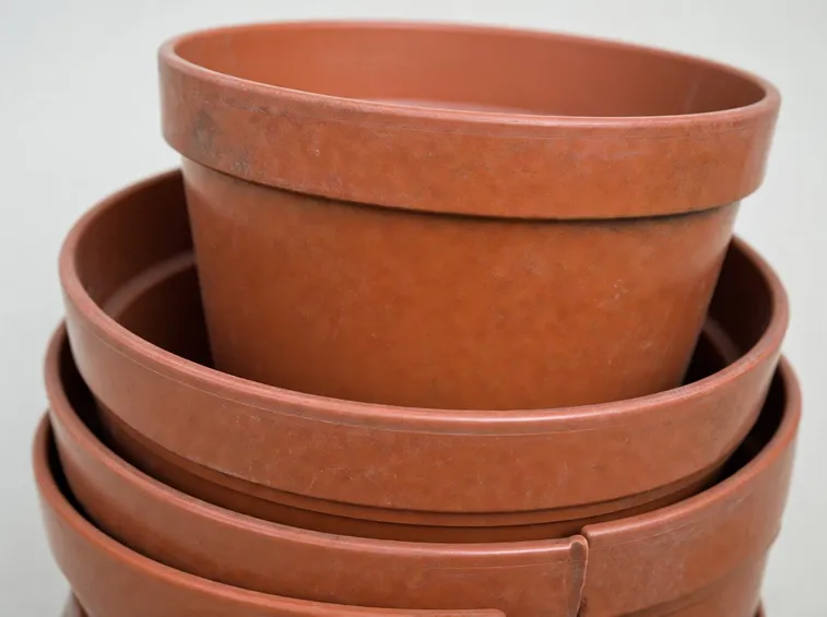 Come sono fatti i vasi da giardino in plastica