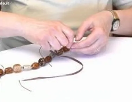Come creare una collana di pietre dure parte 2