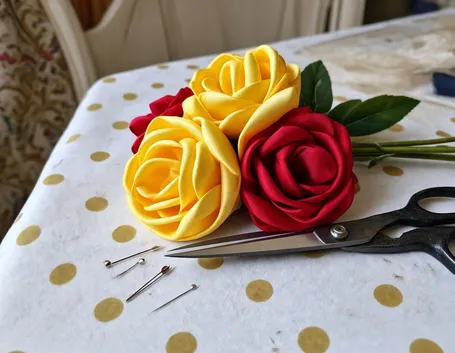 Come fare un fiore di raso
