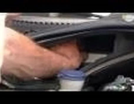 Cambio del filtro antipolline dell'auto