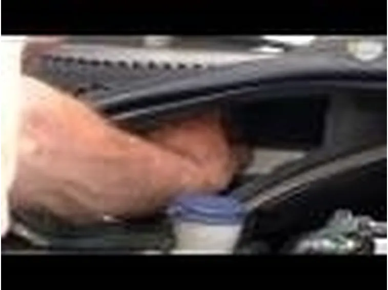 Cambio del filtro antipolline dell'auto