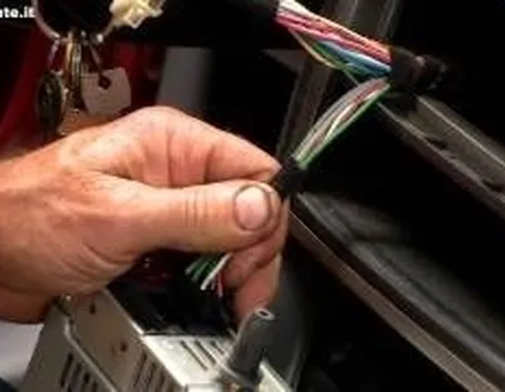 Come installare l’autoradio
