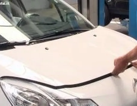 Controllo e rabbocco olio freni