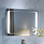 Specchio con luci in bagno