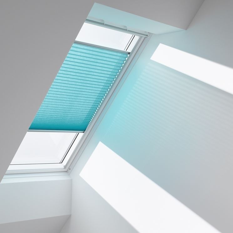 Velux tende tende da sole caratteristiche delle tende velux Tende a rullo attacco parete economiche