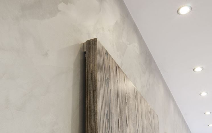 Montare una porta scorrevole esterna al muro porte porta ... Porte scorrevoli per interni moderne pavimento soffitto