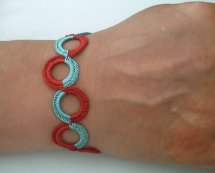 bracciale all'uncinetto a cerchi