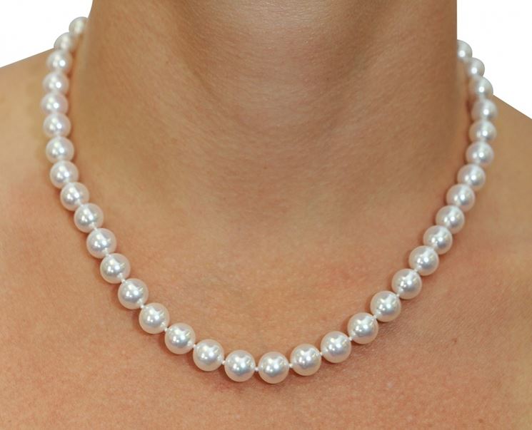 Collana di perle bianca