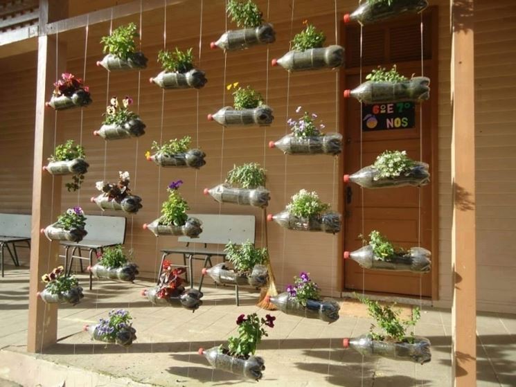 5 idee per riciclare le bottiglie di plastica bricolage idee e ... Vasi per piante fai da te