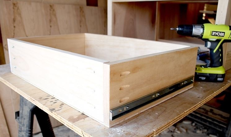 Come costruire un comodino bricolage Comodini legno fai da te