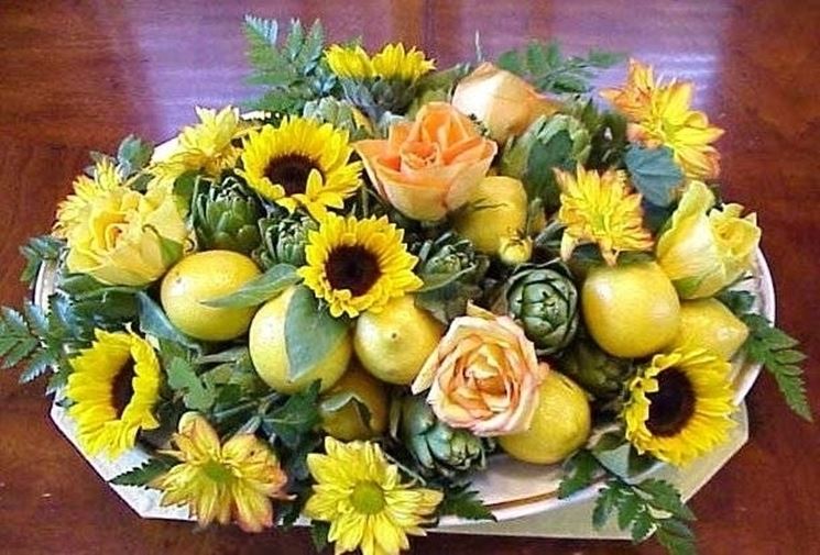Decorare la tavola con frutta e fiori - Bricolage
