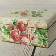 Oggetto decorato a decoupage