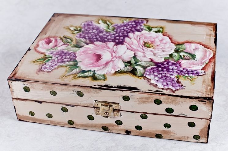 Esempio di decorazione a decoupage