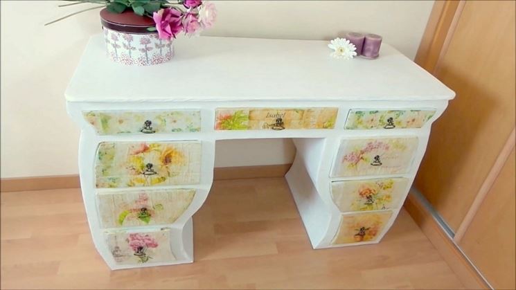 cassettiera con decoupage