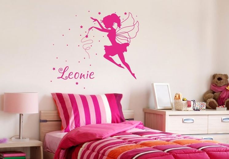 Stencil fatina sul letto