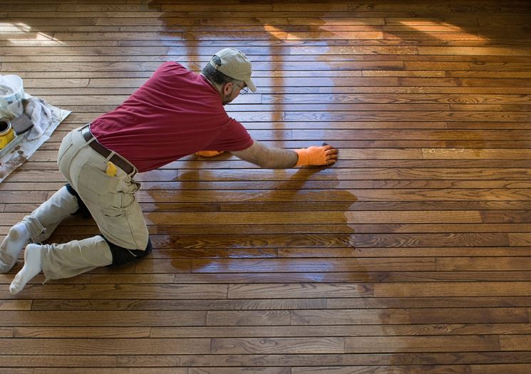 Verniciare il parquet manutenzione come eseguire la verniciatura ... Rinnovare il parquet
