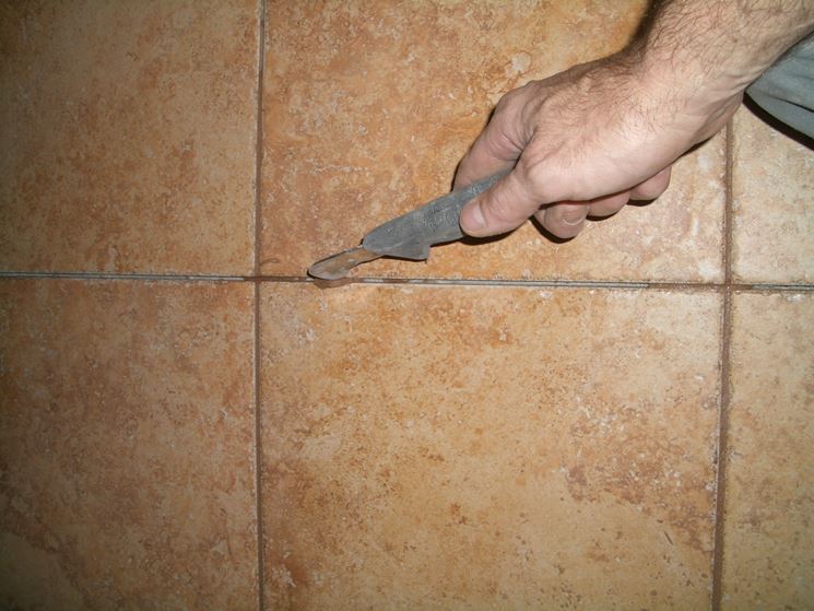 Come rinnovare le fughe tra le piastrelle pulizia pulizia fughe ... Come pulire le fughe della doccia