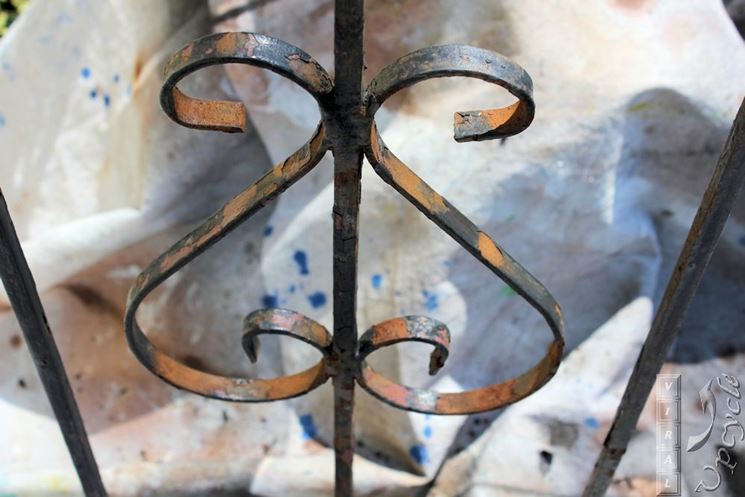 Sverniciare il ferro tecniche come sverniciare il ferro Come costruire telaio e porta in ferro battuto