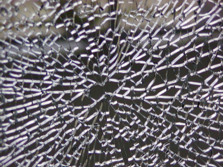 rottura vetro stratificato 