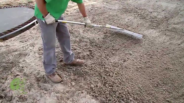 Preparare semina giardino