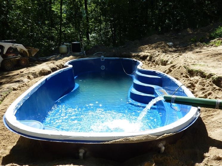 Piscine vetroresina piscina fai da te scegliere le piscine in ... Mini piscine da giardino