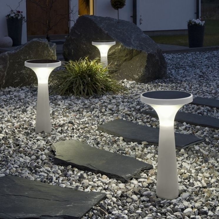 Lampade fotovoltaiche da giardino illuminazione lampade da ... Illuminare giardino senza corrente