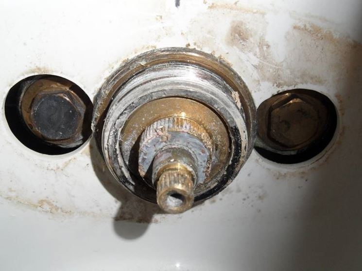 Sostituire un rubinetto fai da te bagno Come smontare un rubinetto