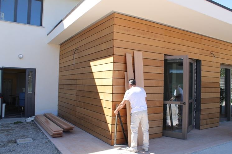 Facciate ventilate in legno materiali per edilizia facciate in ... Parete ventilata legno