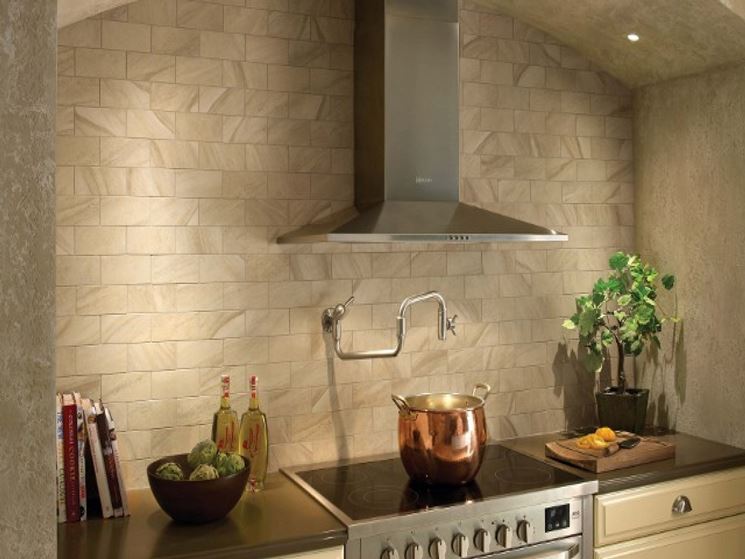Come mettere le mattonelle in cucina mattonelle Come piastrellare una parete
