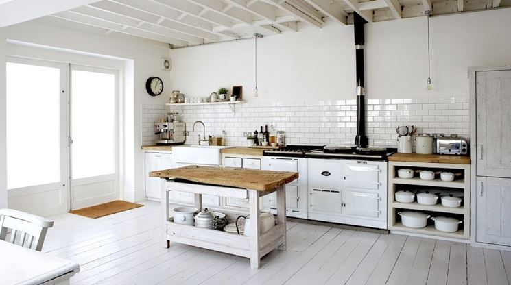 Come mettere le mattonelle in cucina mattonelle Come piastrellare una parete