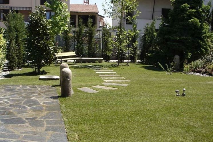 Consigli pratici sui camminamenti per giardini