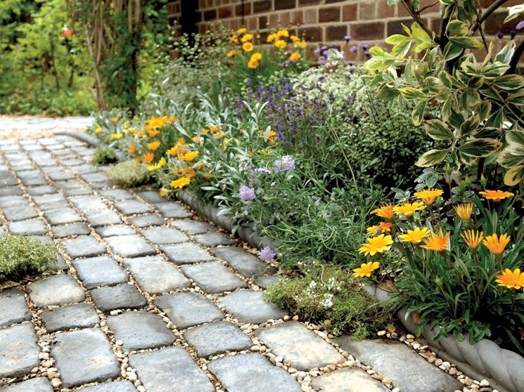 Pavimentazione giardino pavimento per esterni come scegliere la ... Come piastrellare un giardino