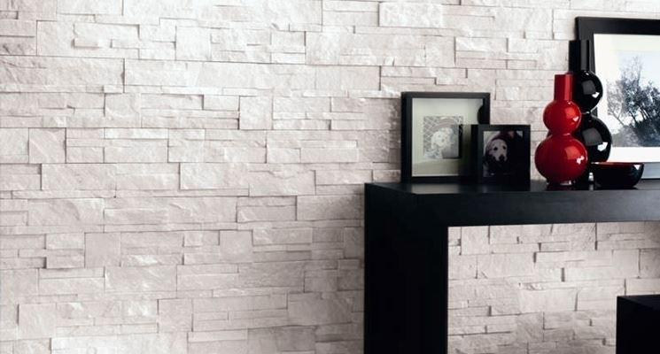 Rivestire una parete con la pietra pareti come rinnovare una ... Intonaco effetto pietra