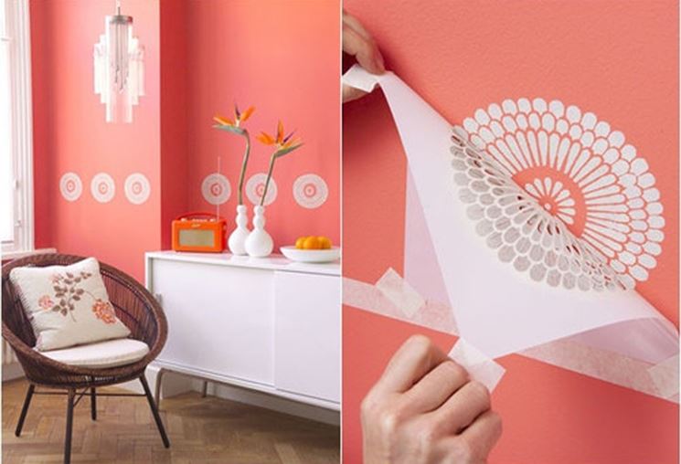 decorazione parete con stencil