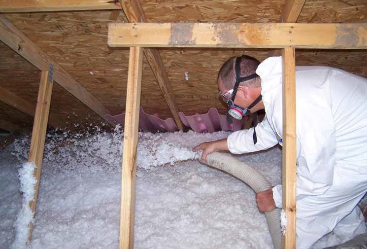 isolamento del sottotetto con schiuma